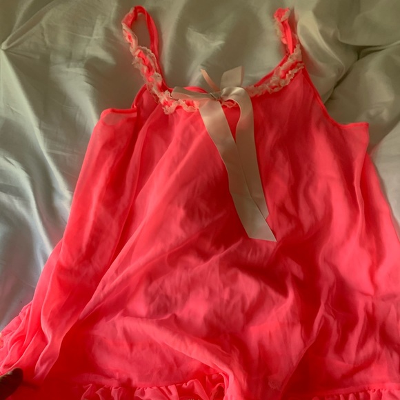 Victoria’s Secret top - Picture 1 of 1